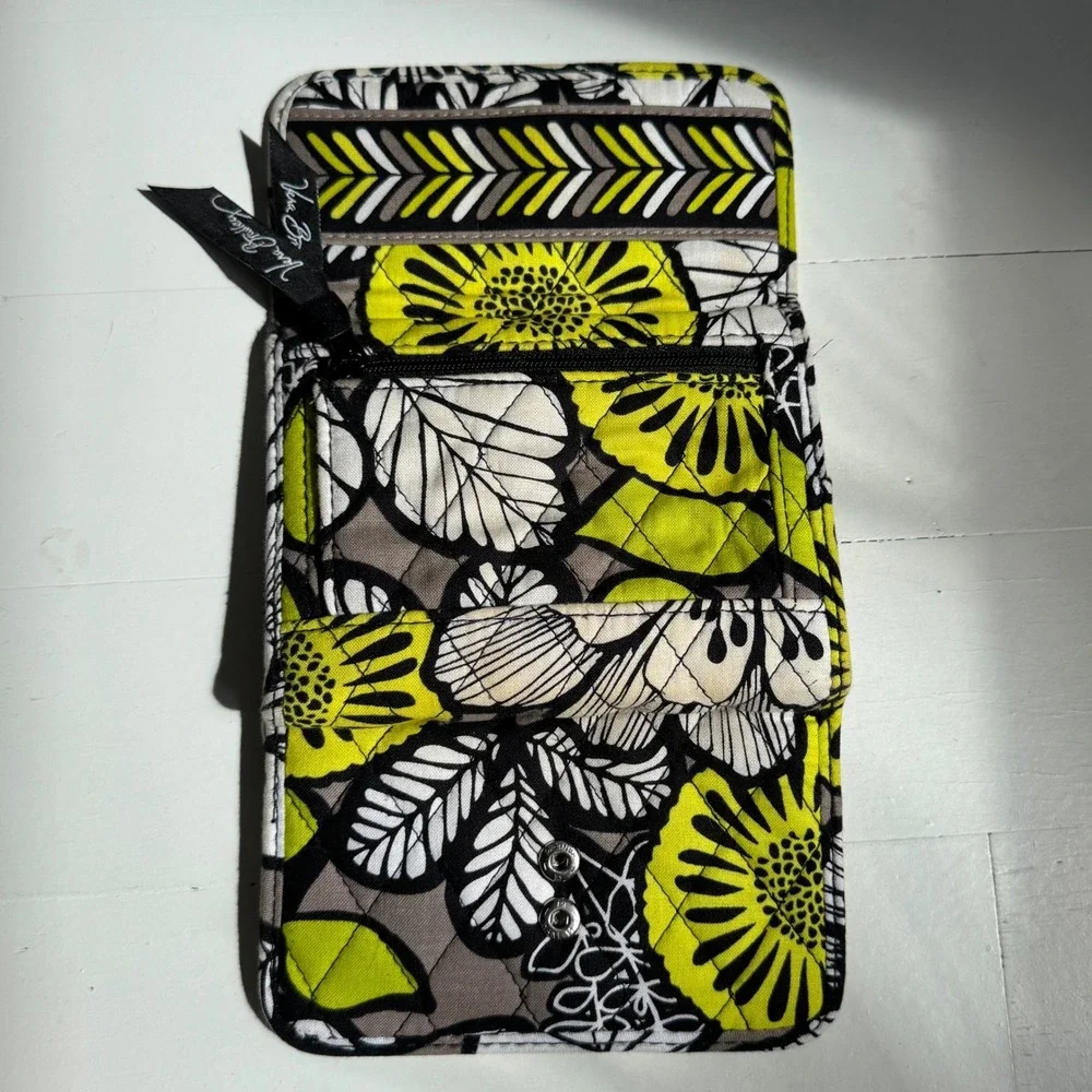 Vera Bradley Sun Valley Trifold Wallet Quilted Cotton Floral Yellow Black White - Picture 3 of 6